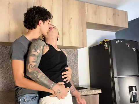 KiloTube presents: Colombian boy shows how to take a huge cock - enriquemudu & milky_santy