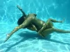 KiloTube presents: Lesbian sex underwater looks amazing